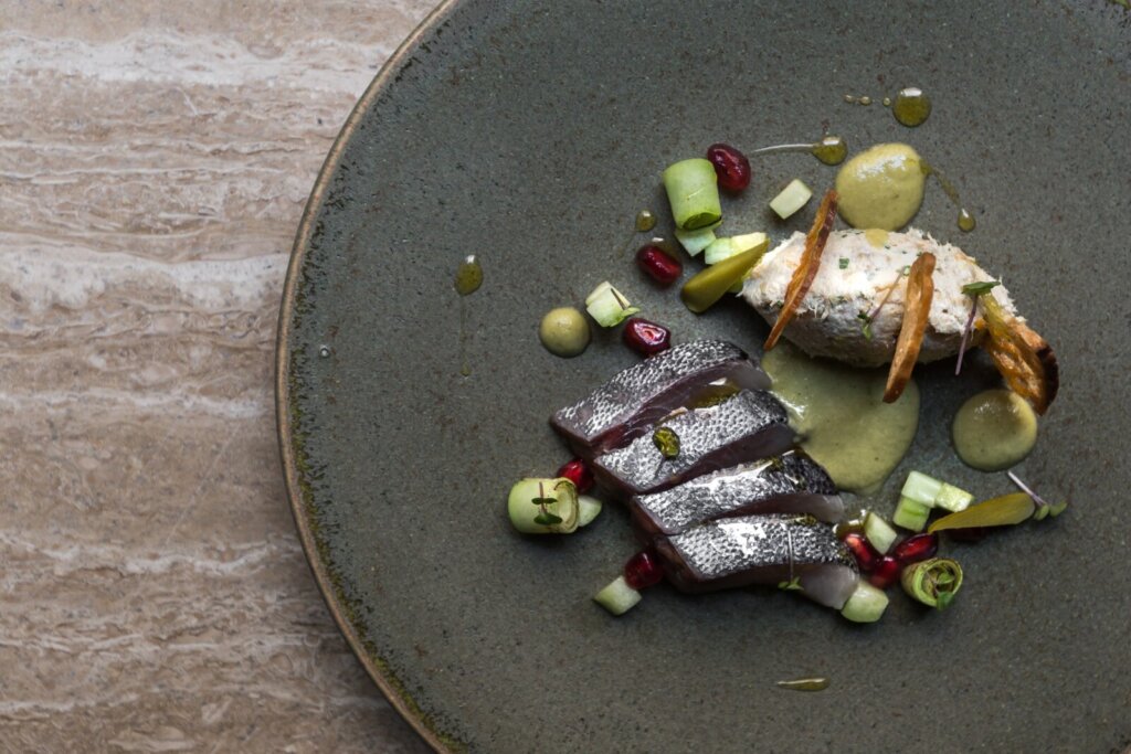 Assiette gastronomie Malte - restaurant Noni - étoilé Michelin