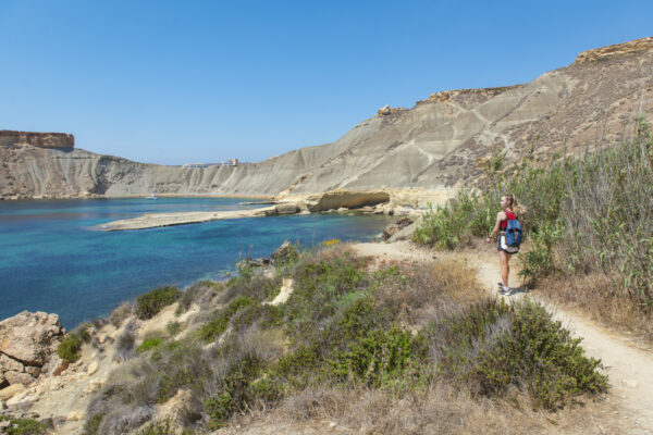 Malte grandeur nature : randonnées, falaises et paysages spectaculaires
