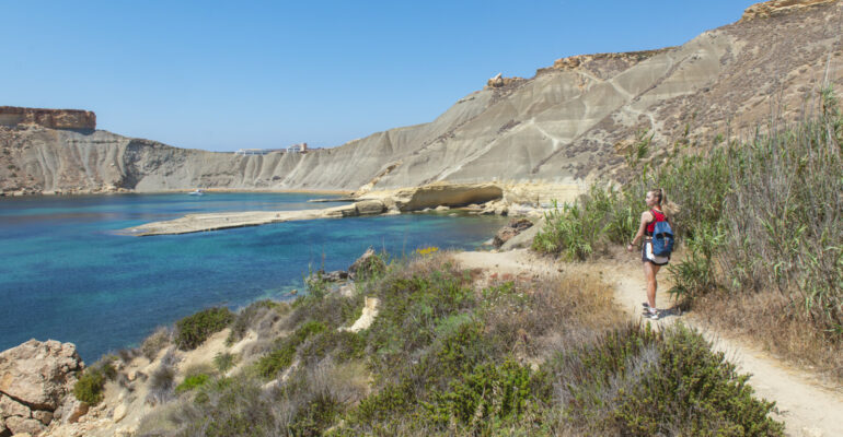 Malte grandeur nature : randonnées, falaises et paysages spectaculaires